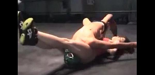  headscissors in a japanese ring